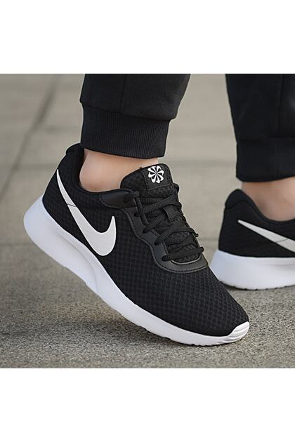 nike tanjun walking shoes