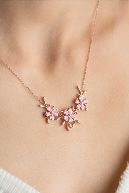 925 Ayar Gümüş Işıltılı Model Pembe Taşlı 3'lü Çiçek Kolye