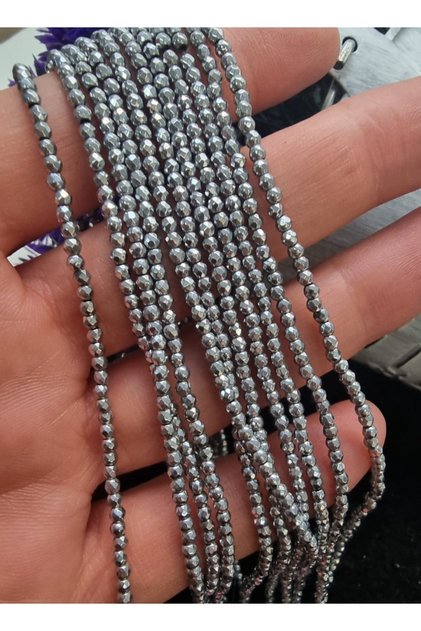 4 Mm Facet Cut Sphere Hematite Knee