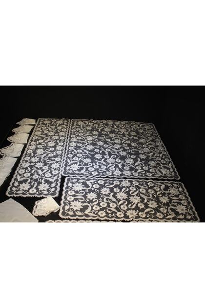 Kilis Handcrafted Complete Tulle Embroidered 17 Piece Living Room Set