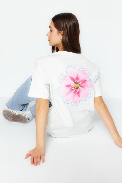 Ekru %100 Kalın Pamuklu Sırt Baskılı Relaxed/Geniş Rahat Kesim Örme T-Shirt TWOSS23TS00374
