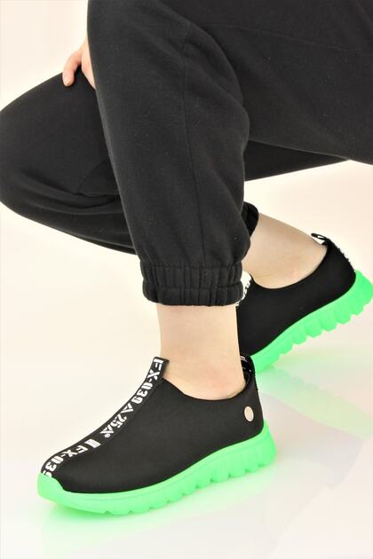 Women's Daily Lace-Up Lycra Fabric Sports Shoes
