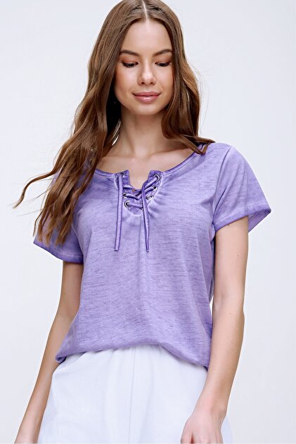 Trend Alaçatı Stili Kadın Mor Kuş Gözlü Yakası Bağcıklı Yıkamalı T-Shirt MDA-1127 - 2