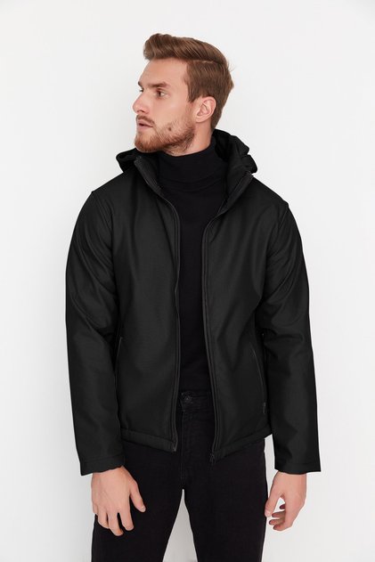 Siyah Regular Fit Çıkartılabilir Kapüşonlu Softshell Rüzgara ve Suya Dayanıklı Mont TMNAW22MO0118