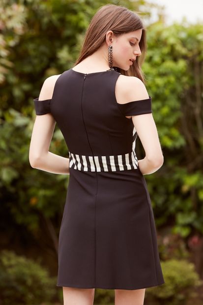 Y-London Kadın Siyah Omuz Açık Elbise EX-51991 - 7