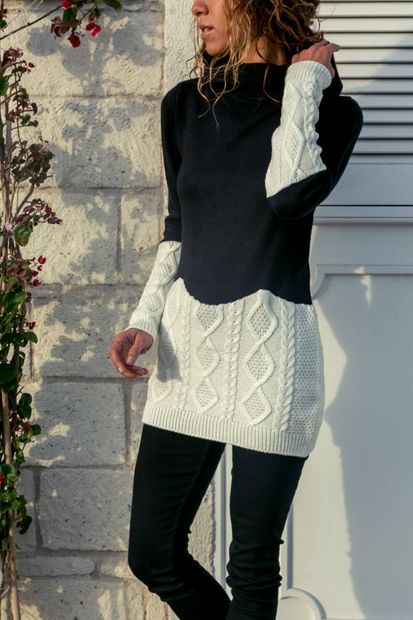 Trend Alaçatı Stili Kadın Siyah-Beyaz Kapüşonlu Çift Renk Tunik ALC-5007 - 1