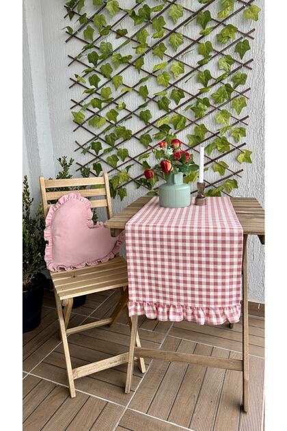 Roza Stain-Resistant, Water-Repellent, Vintage Ruffled Gingham Pink Runner