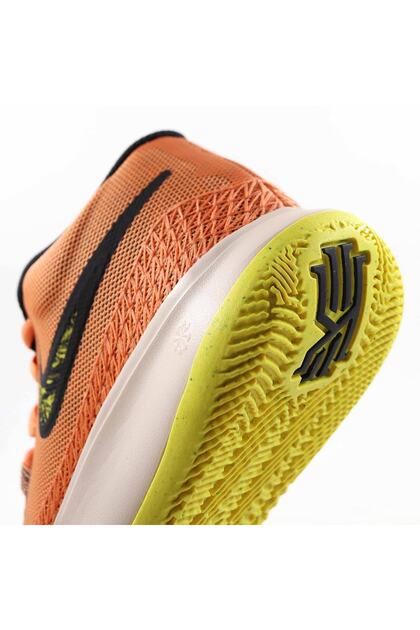 Nike Kyrie Flytrap 6 Basketbol Ayakkabısı Kalıp 1 Numara Dardır