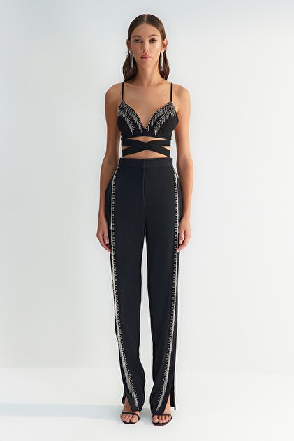 Trendyolmilla X Zeynep Tosun Siyah Parlak Taşlı Pantolon