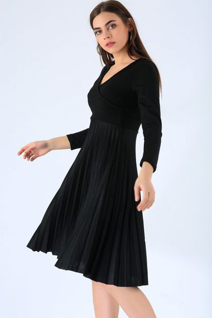 By Saygı Kadın Siyah Kruvaze Yaka Eteği Piliseli Likra Triko Elbise S-19K1320001 - 2