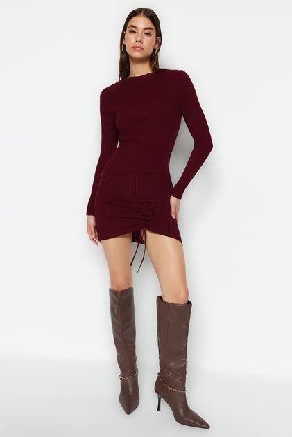 Rochie mini din tricotaj, culoare burgundy, cu detaliu elastic TWOAW23EL00443