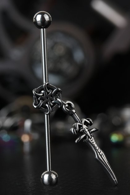 Cerrahi Çelik Sallantılı Kılıç Piercing