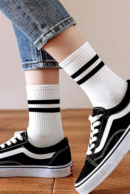 Unisex 4'lü Beyaz Üzeri Siyah Çizgili Tenis Çorap