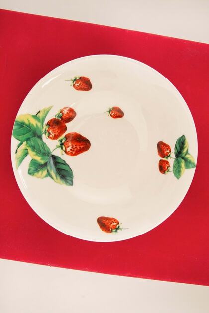 Strawberry large size porcelain salad bowl