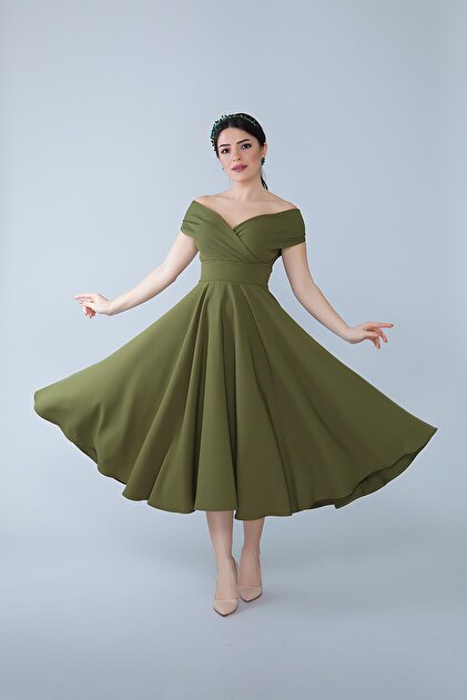 green emerald velvet dress Lace Appliqued Tulle A-Line Prom Dress with Beaded Waist, Boat Neck & –  Viniodress main image 1