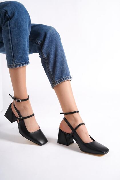 Mulia Black Matte Mary Jane Thick Heeled Ankle Strap Shoes
