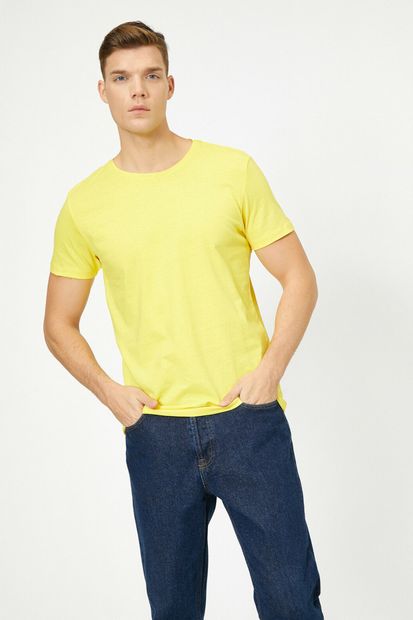 Koton Erkek Sarı Bisiklet Yaka T-Shirt 	0YAM12136LK - 1