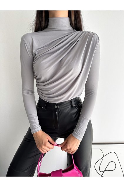 WOMEN'S LONG SLEEVE HIGH COLLAR SHOULDER AND WAIST STRAW DETAILED SANDY FABRIC BLOUSE LPP2219