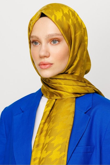 Houndstooth Pattern Shiny Jacquard Shawl