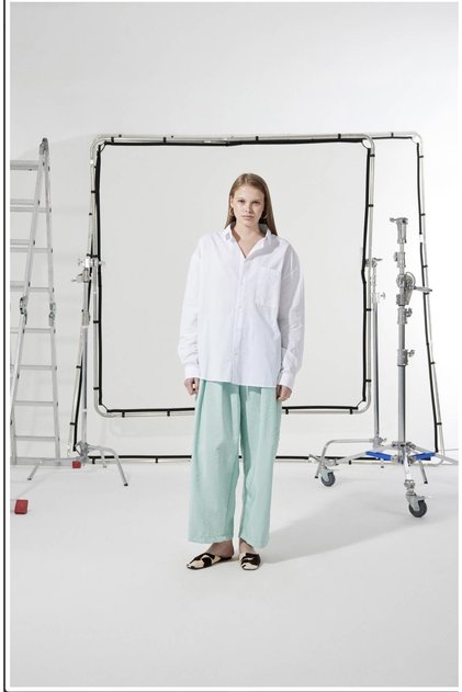 Oversize beyaz gömlek