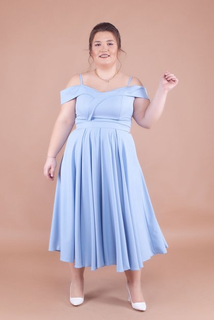 Baby Blue Midi μήκους, μεγάλο μέγεθος, φόρεμα με λεπτομέρεια με λουράκια από τους ώμους και πλισέ