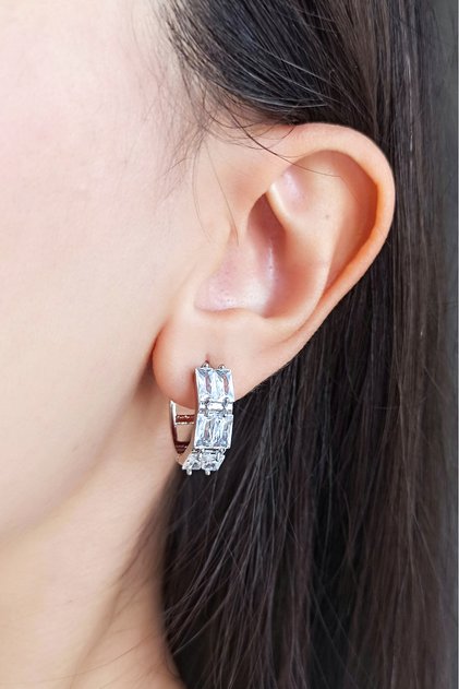 Women's Vip Series Baguette Zircon Stone Ring Model Clip-on Set of 2 Earrings