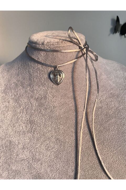 Pinky Lady İpli kalpli meryem ana choker kolye
