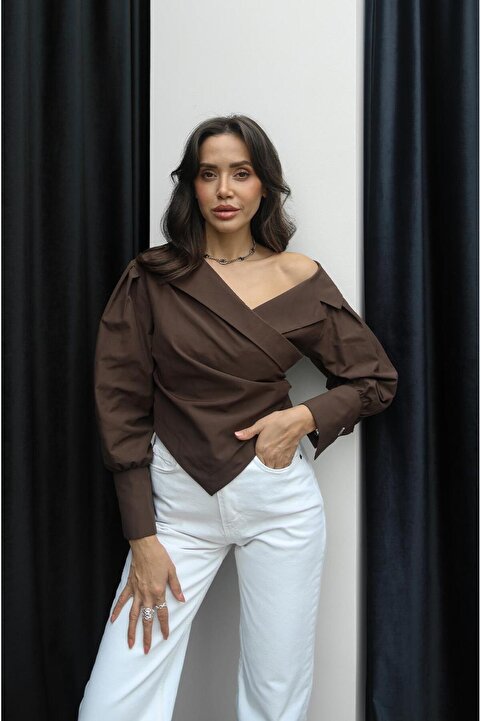 Havoş Kahverengi Asimetrik Kesim İp Bağcıklı Gömlek