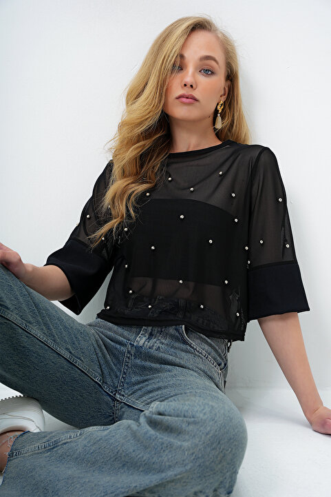Trend Alaçatı Stili Siyah Bisiklet Yaka Geniş Manşetli İncili Tül Bluz ALC-X13921