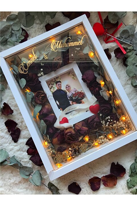 Verda Çerçeve 30x40 Cm Ledli İsimli Fotoğraf Bölümlü Tasarım Gül Kutusu Anı Çerçevesi! Ayna Çerçeve!