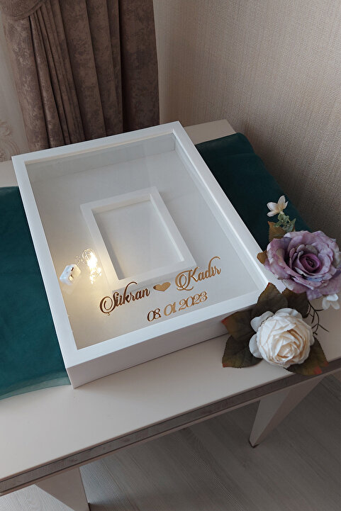 Verda Çerçeve 30x40 Cm Ledli ve İsimli Fotoğraf Bölümlü Tasarım Gül Kutusu Anı Çerçevesi! Ayna Çerçeve!