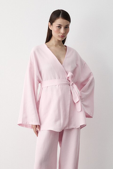 Laluvia Pembe Pamuklu Düğme Detaylı Kemerli Keten Kimono
