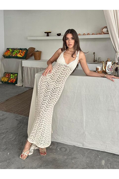 Serenay Atelier Ajurlu Yırtmaçlı Göğüs Dekolteli Askılı Uzun Kadın Triko %100 Pamuk Plaj Elbisesi