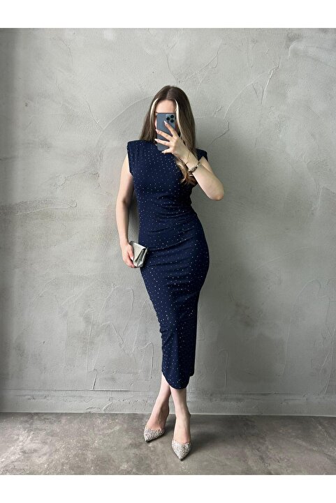 Moda Palmiss Kadın Lacivert Taş Detaylı Omuz Vatkalı Midi Elbise