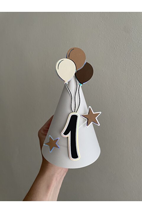 wenucapartyshop Krem Kahve Kişiye Özel Parti Şapkası | 1 Yaş Doğum Günü Karton Şapka | El Yapımı Baby Party Hat