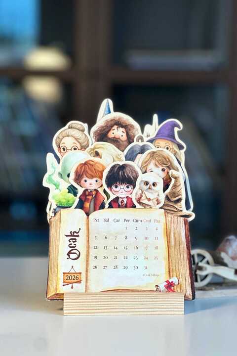 Sticker Ekspres 2026 Harry Potter Temalı Ahşap Standlı Özel Tasarım Takvim Masa Takvimi Hediye