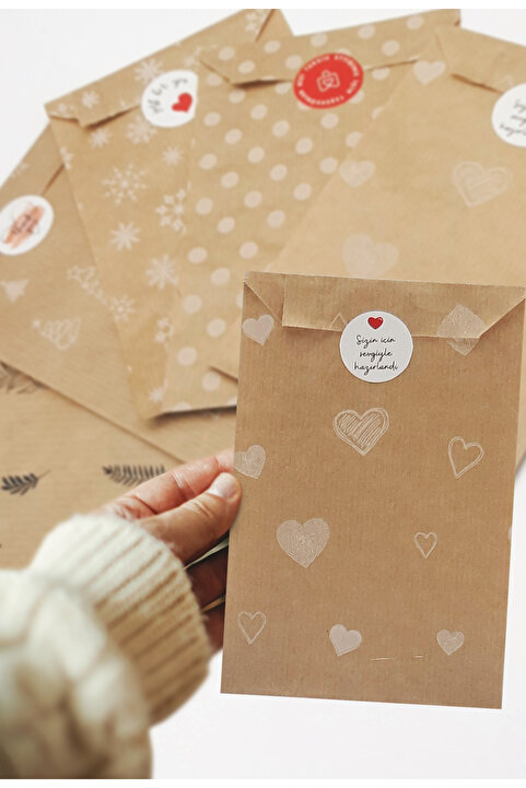 Bimotif 20li Karışık (Kalp ve Yaprak) Kese Kağıdı Hediye Paketi (11x20 cm ) ve Sticker Seti