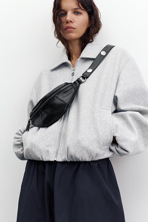 Pull & Bear Zımbalı bel çantası