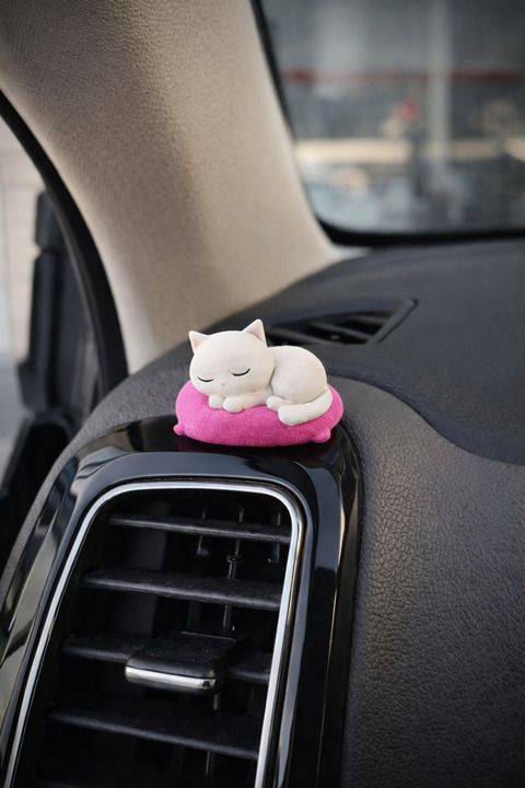 SHHOBİ Pembe Yastık Üzerinde Uyuyan Sevimli Mini Kedi Torpido Süsü – Araba İçi Dekoratif Torpido Aksesuar