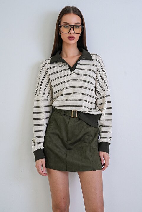 Trend Alaçatı Stili Ekru-Yeşil Polo Yaka Renk Bloklu Oversize Sweatshırt ALC-X15291