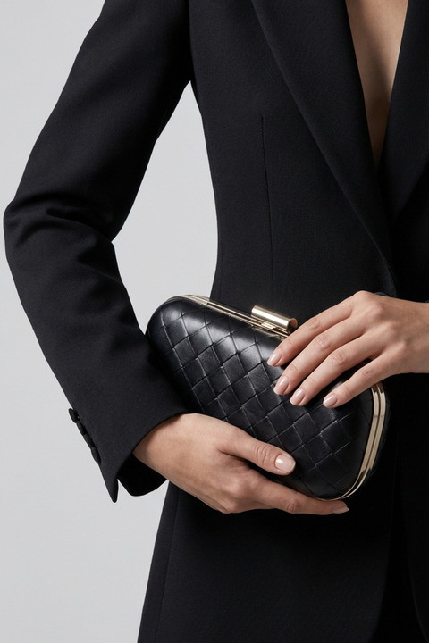Berlesi Siyah Gümüş Örgü Derili Zincirli Metal Kapaklı Clutch Çanta