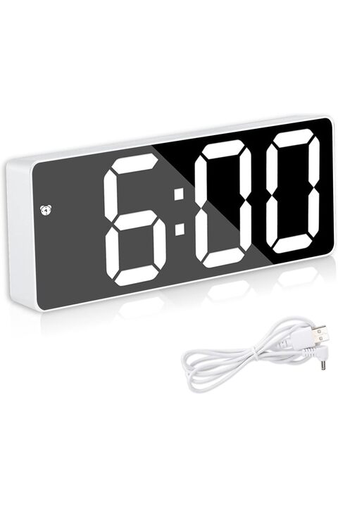 nilss 2021 Termometre Alarm Takvimli Led Dijital Masa Saati 18x6 cm