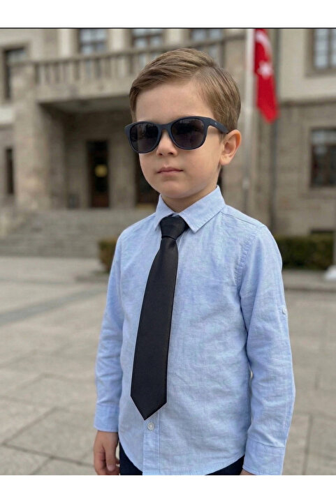 Elegante Cravatte Çocuklar İçin Düz Siyah Saten Kravat - Erkek ve Kız Uyumlu (2-12 Yaş)