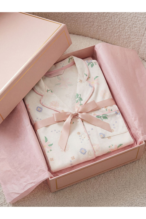 LC Waikiki Ekru Gömlek Yaka Çiçekli Kadın Pijama Takımı