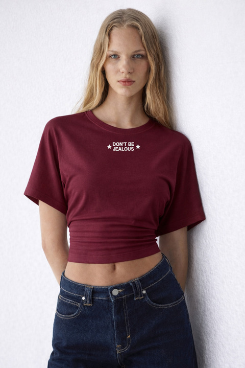COMBİNE MİCHAİL Kadın Jealous Yazı Baskılı Bordo Crop Bluz