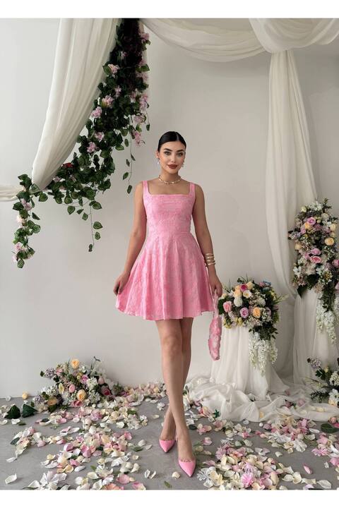 Miss Beyoğlu Kadın Lyro Çiçek Nakışlı Güpürlü Mini Elbise