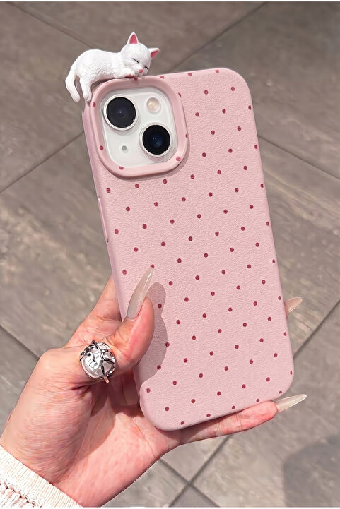 KVK PRİVACY iPhone 13 / 14 / 15 Uyumlu Premium Kılıf Kedi Figürlü Pembe Noktalı 3D Tasarım, Şık, Kamera Korumalı, Darbe Emici
