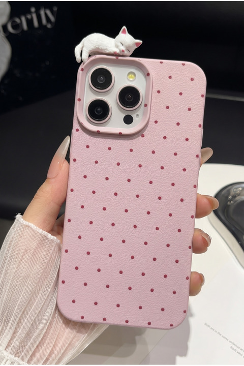 KVK PRİVACY iPhone 16 Pro Uyumlu Premium Kılıf Kedi Figürlü Pembe Noktalı 3D Tasarım, Şık, Kamera Korumalı, Darbe Emici