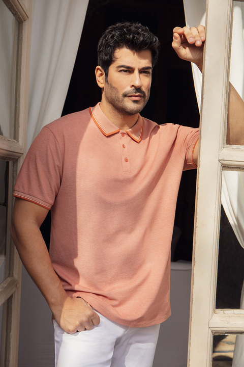 AC&Co / Altınyıldız Classics Erkek Çekmeyen Pamuklu Kumaş Regular Fit Rahat Kesim Kiremit-bej Kıvrılmaz Polo Yaka Cepli Tişört