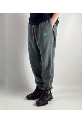 Nike grey deals essentials tracksuit